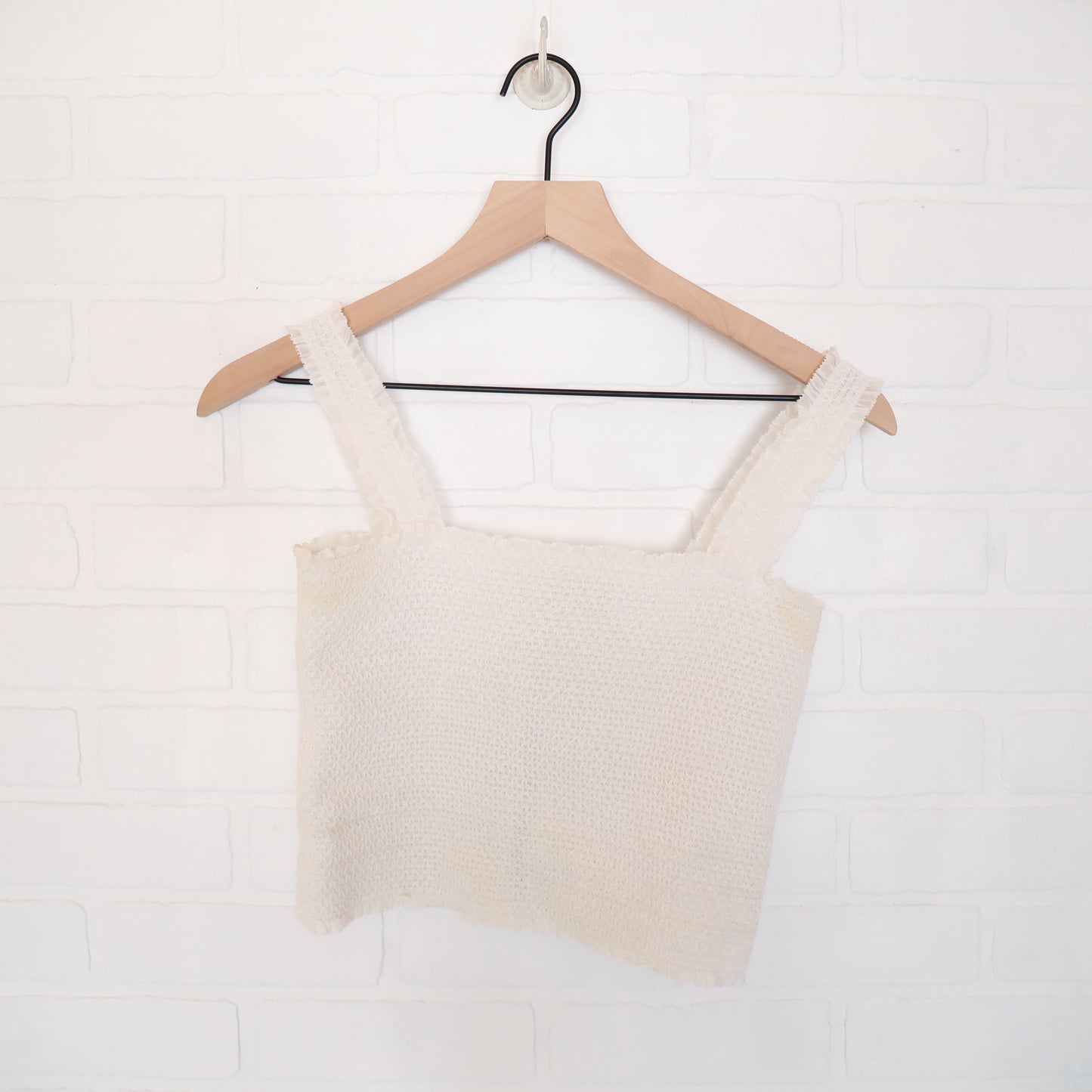 Alice + Olivia White Crinkle Stretch Cropped Top