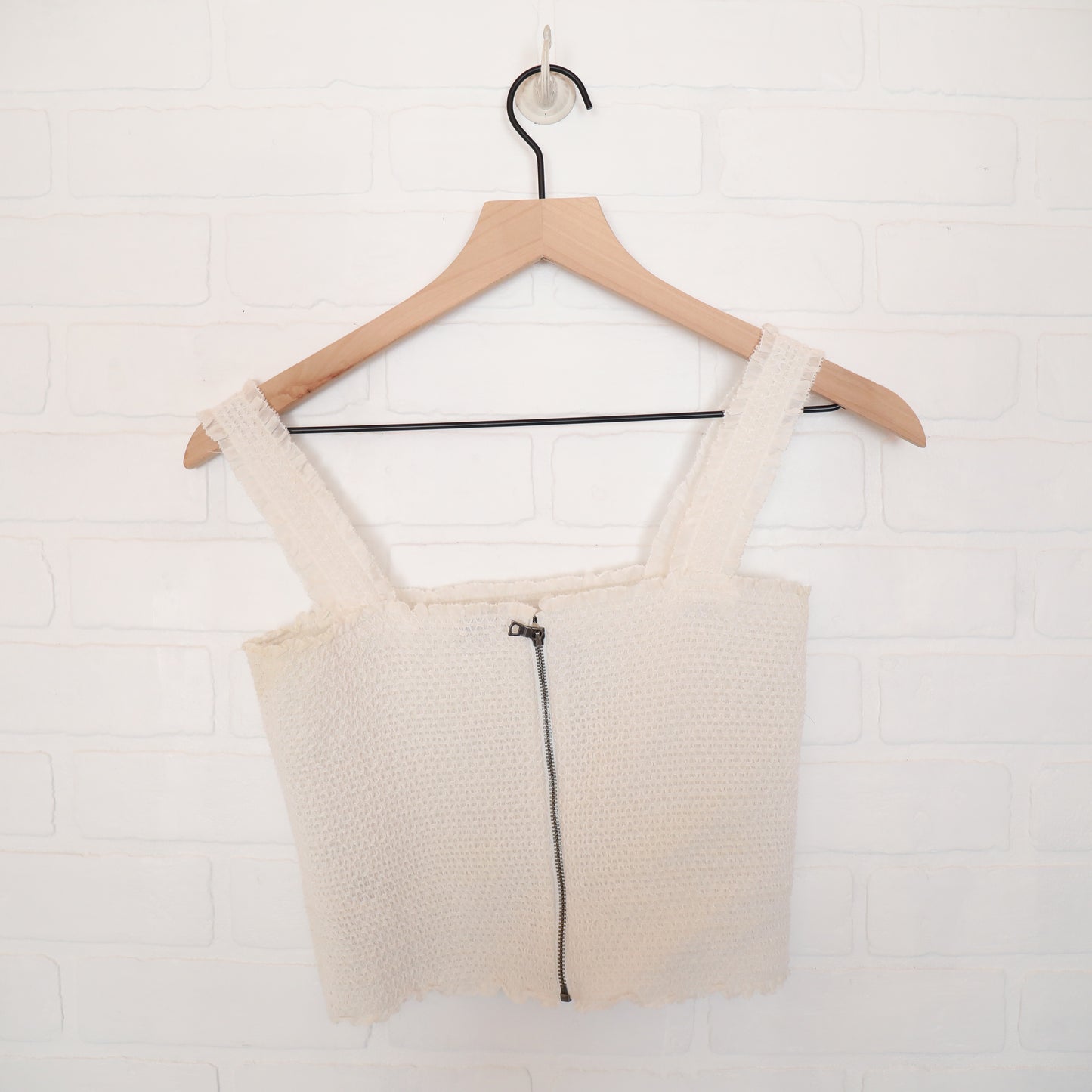 Alice + Olivia White Crinkle Stretch Cropped Top