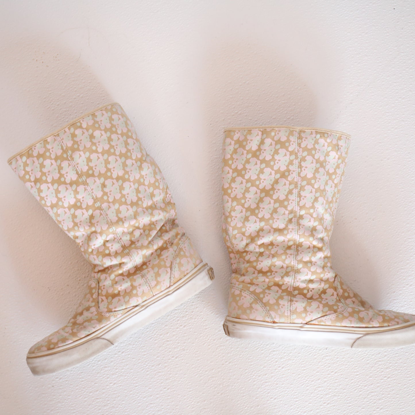 Vans Floral Pull On Boots Size 7.5