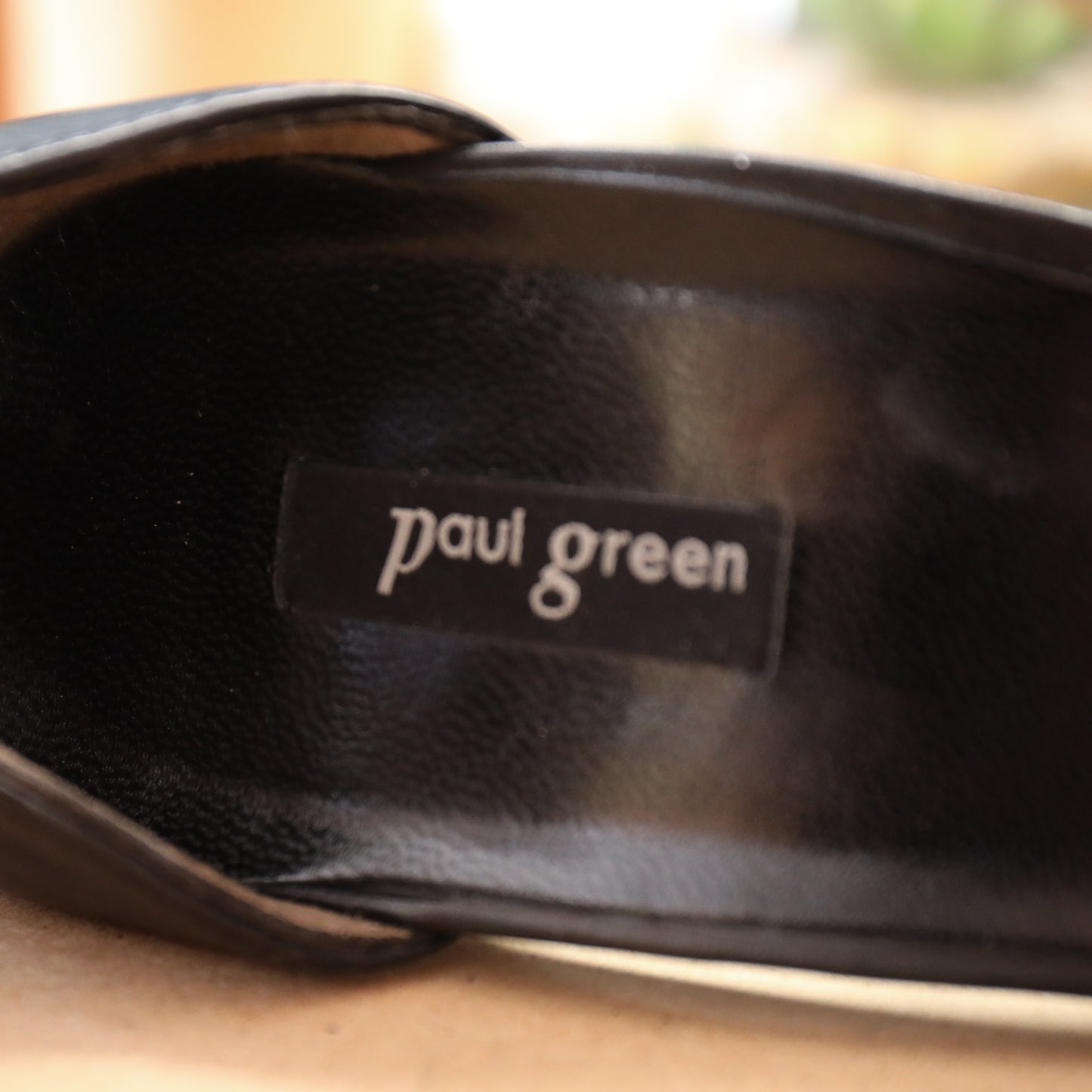 PAUL GREEN Black Leather Closed Toe Pumps