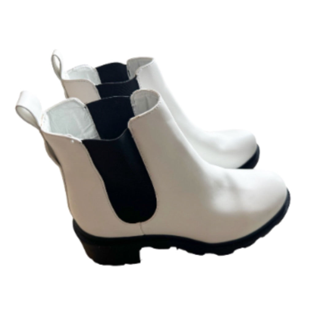 Steve Madden White & Black Platform Chelsea Boots