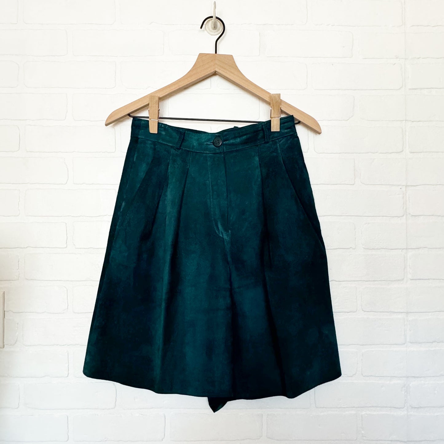 Vintage American Eagle 1990s Suede Knee Length Shorts