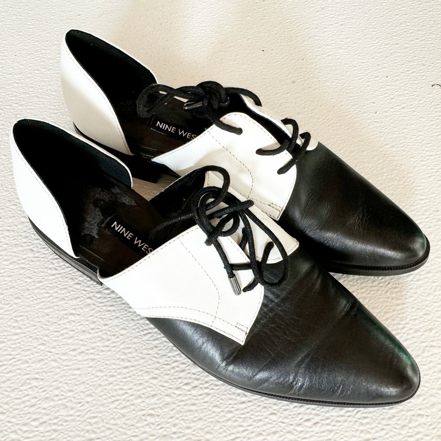 Nine West Black & White Oxford Preppy Lace Up Shoes Sz 6