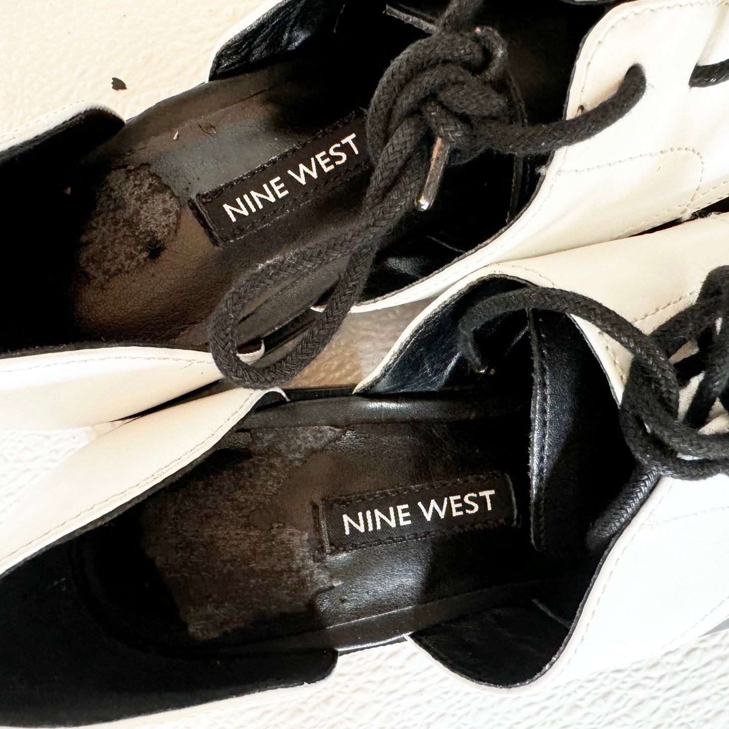 Nine West Black & White Oxford Preppy Lace Up Shoes Sz 6
