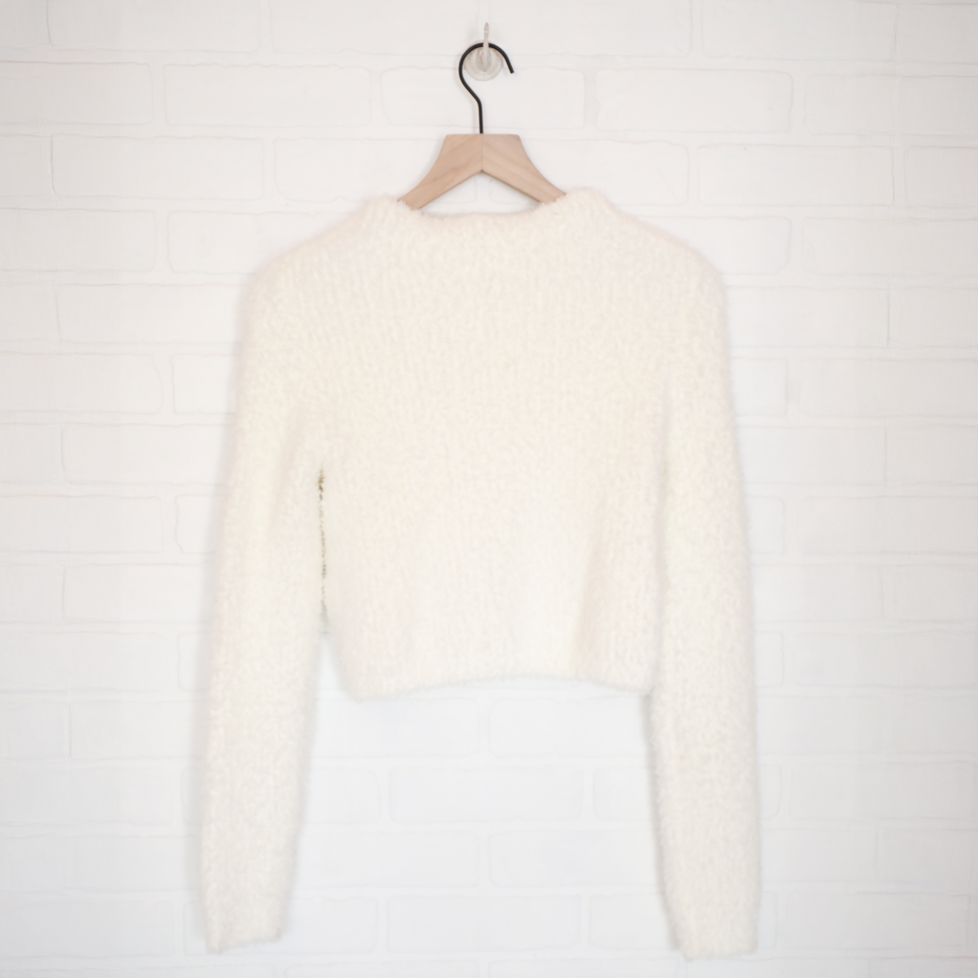 Aerie Ivory White Soft Fuzzy Cropped Sweater Size Small